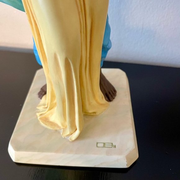 Thomas Blackshear Ebony
Visions " The Tender Touch"
Sculpture - Picture 6 of 8